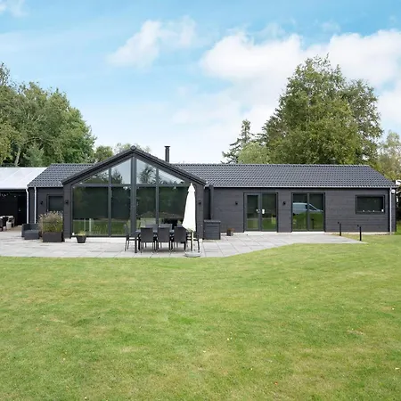 5 Star In Idestrup Bøtø By