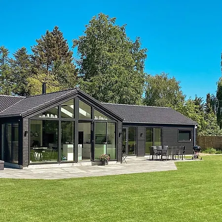 Ferienhaus 5 Star In Idestrup *