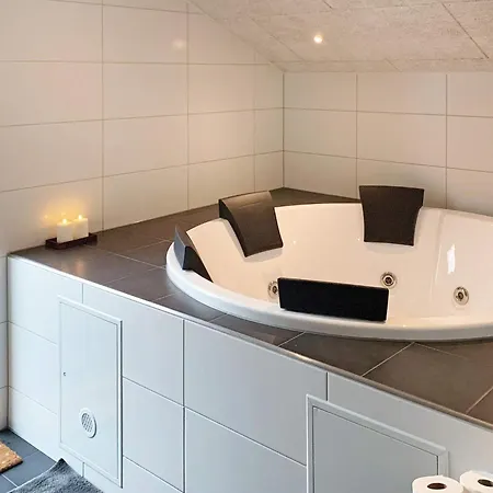 5 Star In Idestrup * Bøtø By